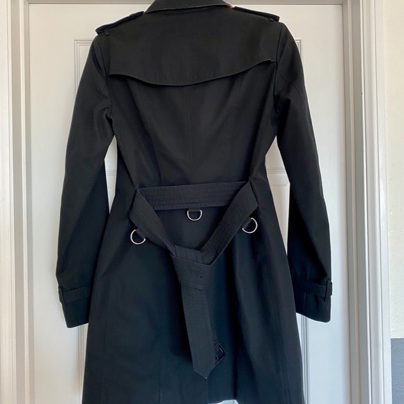 Burberry Short Trench Coat in Black Size 6 - Picture 3 of 6